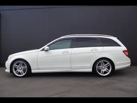 カタログ画像：Ｃクラスステーションワゴン （C-CLASS STATIONWAGON） Ｃ３００ ステーションワゴン アバンギャルド 2009年8月 DBA-204254 3000cc カルサイトホワイト 燃費9.5km / l 外装