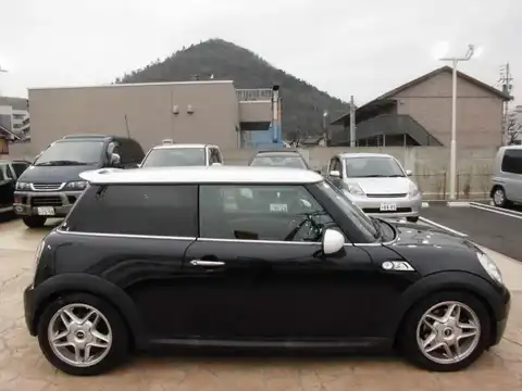カタログ画像：ＭＩＮＩ （MINI） クーパーＳ 2007年2月 ABA-MF16S 1600cc アストロ・ブラック（メタリック） 燃費12.6km / l 外装