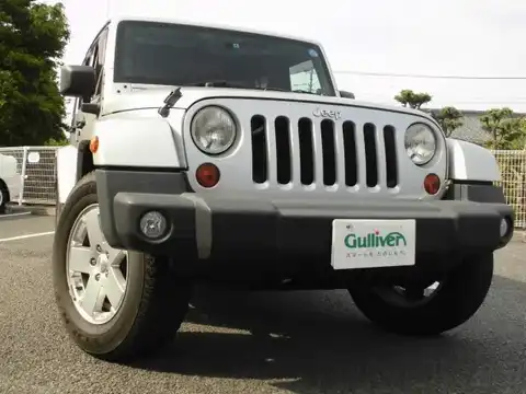 カタログ画像：ジープ・ラングラーアンリミテッド （JEEP WRANGLER UNLIMITED） サハラ４ＡＴ 2007年11月 ABA-JK38L 3800cc ブライトシルバーメタリッククリアコート 燃費7.1km / l メイン（その他）