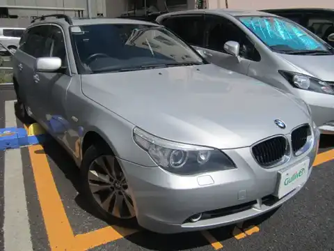 カタログ画像：５シリーズ （5 SERIES） ５３０ｉツーリング 2005年11月 ABA-NL30 3000cc チタン・シルバーメタリックorシルバー・グレーメタリック 燃費8.6km / l メイン（その他）