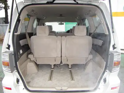 カタログ画像：アルファードハイブリッド （ALPHARD HYBRID） Ｇエディション 2004年4月 CAA-ATH10W 2400cc ホワイトパールマイカ 燃費17.2km / l 内装