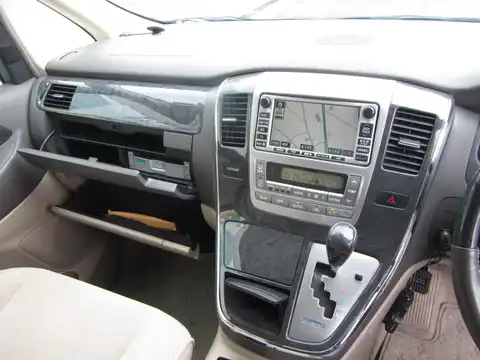 カタログ画像：アルファードハイブリッド （ALPHARD HYBRID） Ｇエディション 2004年4月 CAA-ATH10W 2400cc ホワイトパールマイカ 燃費17.2km / l 内装