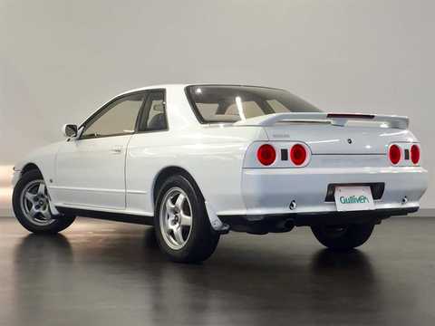 カタログ画像：スカイライン （SKYLINE） ＧＴＳ２５タイプＳ 1992年11月 E-ECR32 2500cc クリスタルホワイト（スーパーファインコーティング） 燃費9.5km / l バック