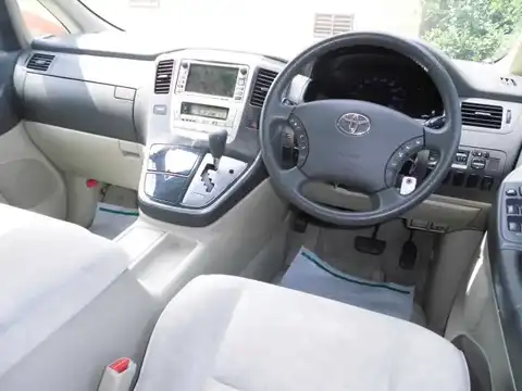 カタログ画像：アルファードハイブリッド （ALPHARD HYBRID） ベースグレード 2004年2月 CAA-ATH10W 2400cc ライトパープルメタリック 燃費17.2km / l 内装