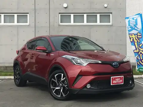 カタログ画像：Ｃ－ＨＲ （C-HR） Ｇ 2016年12月 DAA-ZYX10 1800cc センシュアルレッドマイカ 燃費30.2km / l メイン（その他）