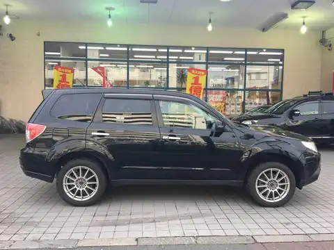 カタログ画像：フォレスター （FORESTER） Ｓエディション 2011年8月 CBA-SH9 2500cc オブシディアンブラック・パール 燃費9.8km / l 外装