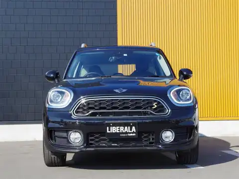 カタログ画像：ＭＩＮＩ （MINI） クーパーＳ Ｅ クロスオーバー オール４ 2019年10月 CLA-YU15 1500cc 燃費17.3km / l フロント