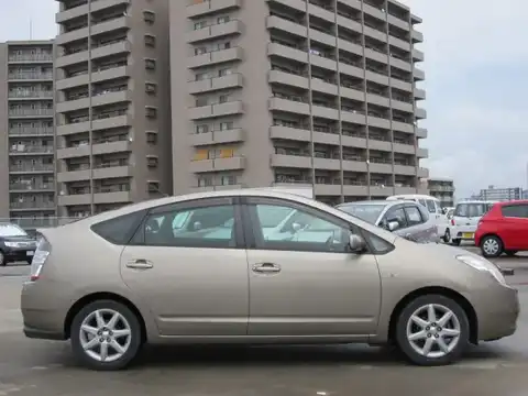 カタログ画像：プリウス （PRIUS） Ｓツーリングセレクション 2004年2月 DAA-NHW20 1500cc ブロンズマイカメタリック 燃費30.0km / l 外装