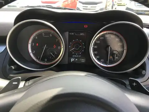 カタログ画像：スイフト （SWIFT） ＲＳ 2018年10月 DBA-ZC83S 1200cc スピーディーブルーメタリック 燃費24.0km / l 内装