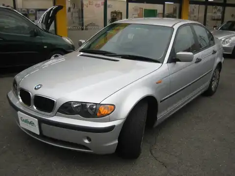 カタログ画像：３シリーズ （3 SERIES） ３１８ｉ 2004年4月 GH-AY20 2000cc スチールブルー（メタリックカラー）orチタン・シルバー（メタリック・カラー） 燃費10.8km / l フロント