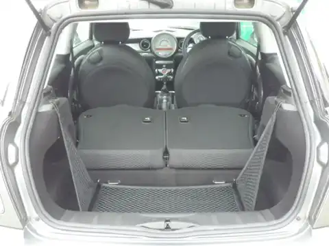 カタログ画像：ＭＩＮＩ （MINI） クーパーＳ 2007年2月 ABA-MF16S 1600cc ピュア・シルバー（メタリック）orスパークリング・シルバー（メタリック）orダークシルバー（メタリック） 燃費12.6km / l 内装