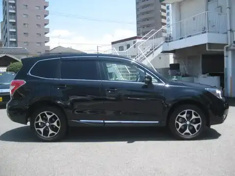 カタログ画像：フォレスター （FORESTER） ２．０ＸＴ 2014年4月 DBA-SJG 2000cc クリスタルブラック・シリカ 燃費13.2km / l 外装