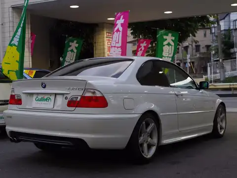 カタログ画像：３シリーズ （3 SERIES） ３３０Ｃｉ Ｍスポーツパッケージ 2003年4月 GH-AV30 3000cc 燃費9.2km / l バック