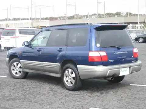 カタログ画像：フォレスター （FORESTER） Ｓ／２０ 2000年1月 GF-SF5 2000cc グランブルーマイカ／ストームグレーオパール 燃費13.4km / l バック