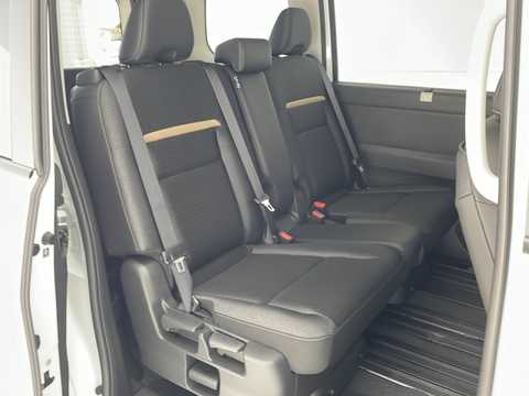 カタログ画像：セレナ （SERENA） ハイウェイスターＶ ビームスエディション 2024年12月 5BA-FC28 2000cc プリズムホワイト（3P）/スーパーブラック 2トーンorプリズムホワイト（3P） 燃費13.0km / l 内装