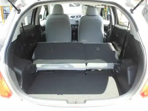 カタログ画像：ヴィッツ （VITZ） ジュエラ スマートストップパッケージ 2011年9月 DBA-NSP130 1300cc ローズメタリックオパール 燃費21.8km / l 内装