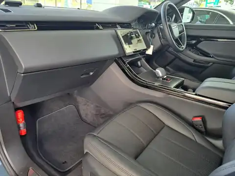 カタログ画像：レンジローバー （RANGE ROVER） ＳＥ Ｄ３００ スタンダードホイールベース 2023年8月 3CA-LK93WA 3000cc ブリティッシュレーシンググリーン（ウルトラメタリック）orペトロリックスブルー（ウルトラメタリック） 燃費10.5km / l フロント