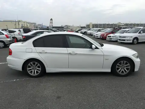 カタログ画像：３シリーズ （3 SERIES） ３２０ｉ ハイラインパッケージ 2010年5月 LBA-PG20G 2000cc アルピン・ホワイトⅢ（ソリッド・カラー） 燃費16.0km / l 外装