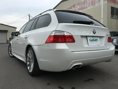 カタログ画像：５シリーズ （5 SERIES） ５２５ｉツーリング Ｍスポーツパッケージ 2008年1月 ABA-PU25 2500cc 燃費8.5km / l バック