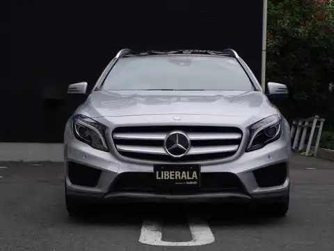 カタログ画像：ＧＬＡクラス （GLA-CLASS） ＧＬＡ２５０ ４マチック スポーツ 2015年4月 DBA-156946 2000cc ポーラーシルバー（Ｍ） 燃費14.0km / l フロント