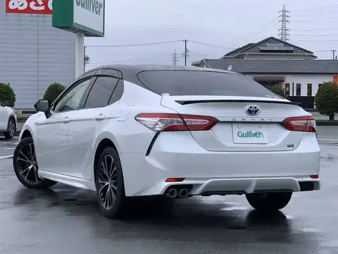 カタログ画像：カムリ （CAMRY） ＷＳレザーパッケージ 2020年8月 6AA-AXVH70 2500cc プラチナホワイトパールマイカorアティチュードブラックマイカ×プラチナホワイトパールマイカ 燃費24.3km / l バック