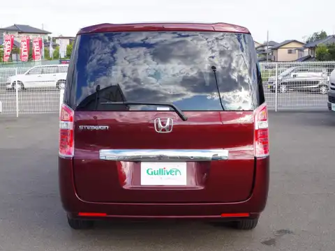 カタログ画像：ステップワゴン （STEPWAGON） Ｇ コンフォートセレクション 2012年11月 DBA-RK2 2000cc クリムゾン・パール 燃費13.6km / l バック