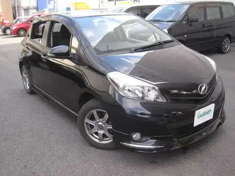 カタログ画像：ヴィッツ （VITZ） Ｆ スマイルエディション 2012年5月 DBA-KSP130 1000cc ブラックマイカ 燃費20.8km / l メイン（その他）