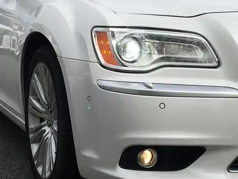 カタログ画像：クライスラー・３００ （CHRYSLER 300） ３００Ｃラグジュアリー 2014年4月 ABA-LX36 3600cc ラグジュアリーブラウン パールコート 燃費9.2km / l 外装