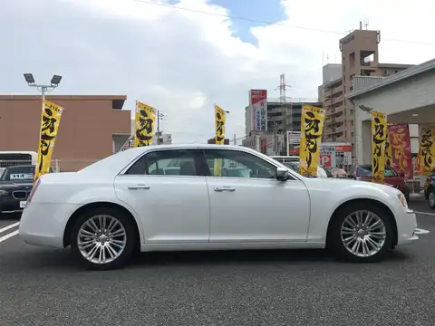 カタログ画像：クライスラー・３００ （CHRYSLER 300） ３００Ｃラグジュアリー 2014年4月 ABA-LX36 3600cc ラグジュアリーブラウン パールコート 燃費9.2km / l 外装