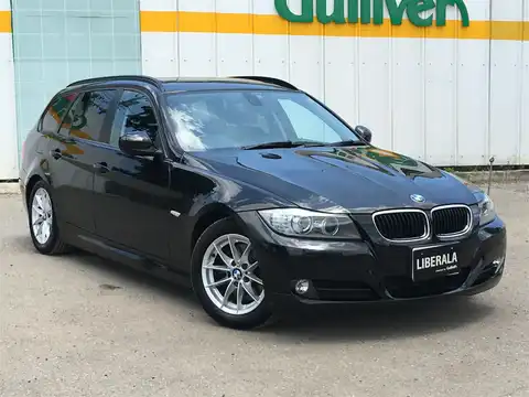 カタログ画像：３シリーズ （3 SERIES） ３２０ｉツーリング 2010年5月 LBA-US20 2000cc ブラック・サファイア（メタリック・カラー） 燃費13.0km / l メイン（その他）