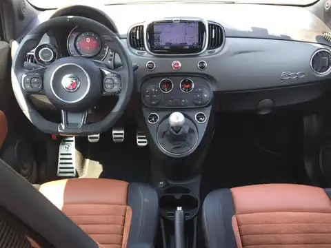 カタログ画像：アバルト５９５ （ABARTH 595） コンペティツィオーネ 2019年6月 ABA-31214T 1400cc ネロスコルピオーネ 燃費13.1km / l 内装