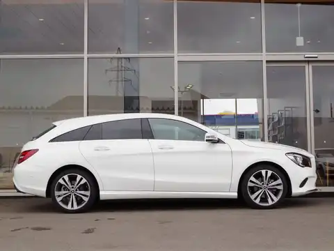 カタログ画像：ＣＬＡクラス シューティングブレーク （CLA-CLASS SHOOTING BRAKE） ＣＬＡ２２０ ４マチック シューティングブレーク 2018年10月 DBA-117947 2000cc ポーラーホワイト（Ｓ） 燃費12.6km / l 外装