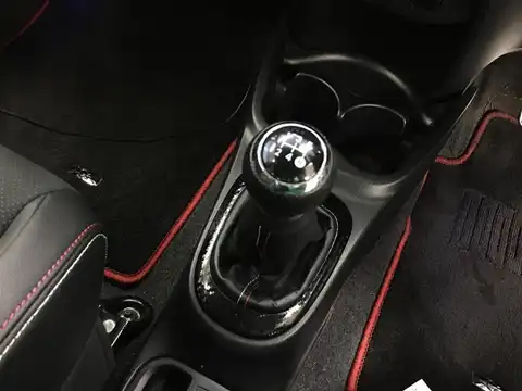 カタログ画像：ヴィッツ （VITZ） ＲＳ Ｇ’ｓ 2015年6月 DBA-NCP131 1500cc ボルドーマイカメタリック 燃費17.2km / l 内装