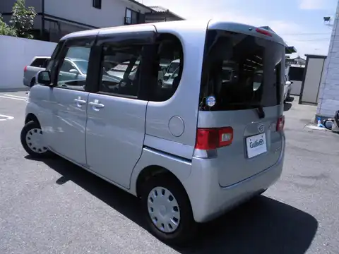 カタログ画像：タント （TANTO） Ｘ 2007年12月 CBA-L385S 660cc ブライトシルバーメタリック 燃費17.6km / l バック