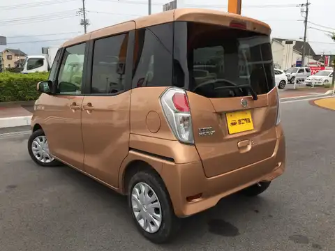 カタログ画像：デイズルークス （DAYZ ROOX） Ｘ 2016年12月 DBA-B21A 660cc ピンクゴールド（Ｍ） 燃費20.6km / l バック