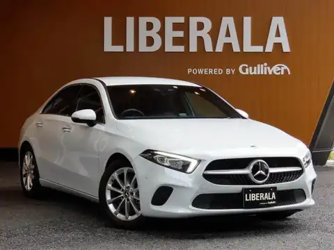 カタログ画像：Ａクラスセダン （A-CLASS SEDAN） Ａ２５０ ４マチックセダン 2019年7月 5BA-177147M 2000cc ポーラーホワイト（Ｓ） 燃費12.9km / l メイン（その他）