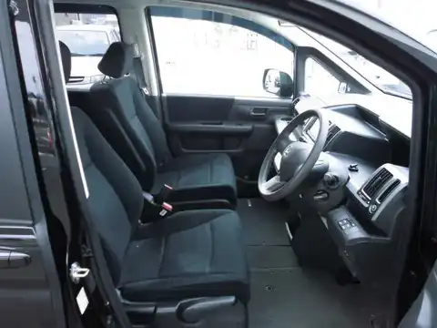 カタログ画像：ステップワゴン （STEPWAGON） Ｇ Ｅセレクション 助手席リフトアップシート車 2012年4月 DBA-RK1 2000cc クリスタルブラック・パール 内装