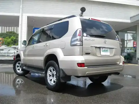 カタログ画像：ランドクルーザープラド （LAND CRUISER PRADO） ＴＺ Ｇセレクション 2004年8月 TA-VZJ121W 3400cc シャンパンマイカメタリック 燃費8.1km / l バック