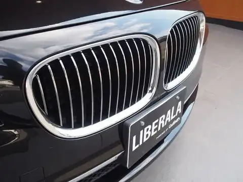 カタログ画像：７シリーズ （7 SERIES） ７４０Ｌｉ 2012年9月 DBA-YE30 3000cc ブラックⅡorブラック・サファイア 燃費12.1km / l 外装