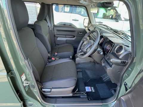 カタログ画像：ジムニー （JIMNY） ＸＧ 2025年11月 3BA-JB64W 660cc 燃費14.3km / l メイン