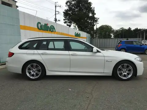 カタログ画像：５シリーズ （5 SERIES） ５２３ｉツーリング Ｍスポーツパッケージ 2011年10月 DBA-XL20 2000cc 燃費13.8km / l 外装