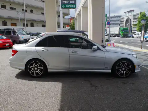 カタログ画像：Ｃクラス （C-CLASS） Ｃ２５０アバンギャルド 2013年8月 DBA-204047 1800cc イリジウムシルバー（Ｍ）orパラジウムシルバー（Ｍ）orダイヤモンドシルバー（Ｍ） 燃費13.2km / l 外装