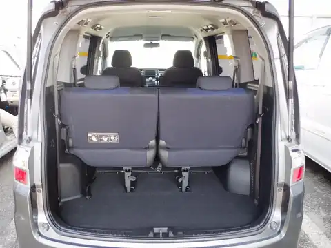 カタログ画像：ステップワゴン （STEPWAGON） スパーダＳ ＨＤＤナビパッケージ 2007年11月 DBA-RG1 2000cc ポリッシュドメタル・メタリック 燃費12.2km / l 内装