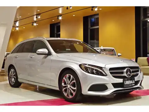 カタログ画像：Ｃクラスステーションワゴン （C-CLASS STATIONWAGON） Ｃ１８０ ステーションワゴン アバンギャルド 2015年9月 DBA-205240C 1600cc イリジウムシルバー（Ｍ）orダイヤモンドシルバー（Ｍ） 燃費16.5km / l メイン（その他）