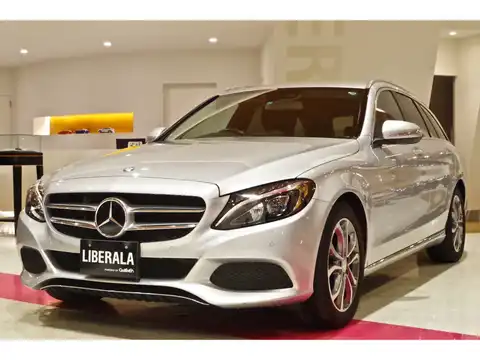 カタログ画像：Ｃクラスステーションワゴン （C-CLASS STATIONWAGON） Ｃ１８０ ステーションワゴン アバンギャルド 2015年9月 DBA-205240C 1600cc イリジウムシルバー（Ｍ）orダイヤモンドシルバー（Ｍ） 燃費16.5km / l フロント