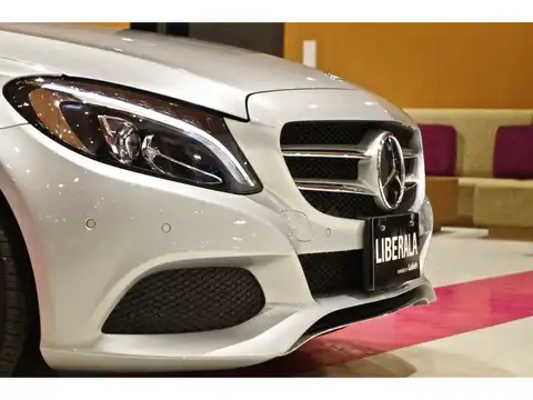 カタログ画像：Ｃクラスステーションワゴン （C-CLASS STATIONWAGON） Ｃ１８０ ステーションワゴン アバンギャルド 2015年9月 DBA-205240C 1600cc イリジウムシルバー（Ｍ）orダイヤモンドシルバー（Ｍ） 燃費16.5km / l 外装