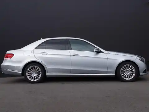 カタログ画像：Ｅクラス （E-CLASS） Ｅ４００ ハイブリッド アバンギャルド 2015年4月 DAA-212095C 3500cc イリジウムシルバー（Ｍ）orダイヤモンドシルバー（Ｍ） 燃費15.2km / l 外装