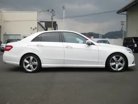 カタログ画像：Ｅクラス （E-CLASS） Ｅ２５０ ブルーエフィシェンシー アバンギャルド ６０ｔｈアニバーサリーリミテッド 2012年12月 DBA-212047C 1800cc ポーラーホワイト 燃費12.6km / l 外装