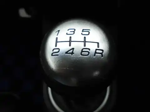 カタログ画像：ＣＲ－Ｚ （CR-Z） αブラックレーベル 2011年8月 DAA-ZF1 1500cc プレミアムホワイト・パール 燃費20.6km / l 内装