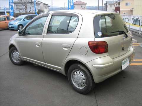 カタログ画像：ヴィッツ （VITZ） Ｆ 2002年8月 UA-SCP10 1000cc 燃費21.5km / l バック